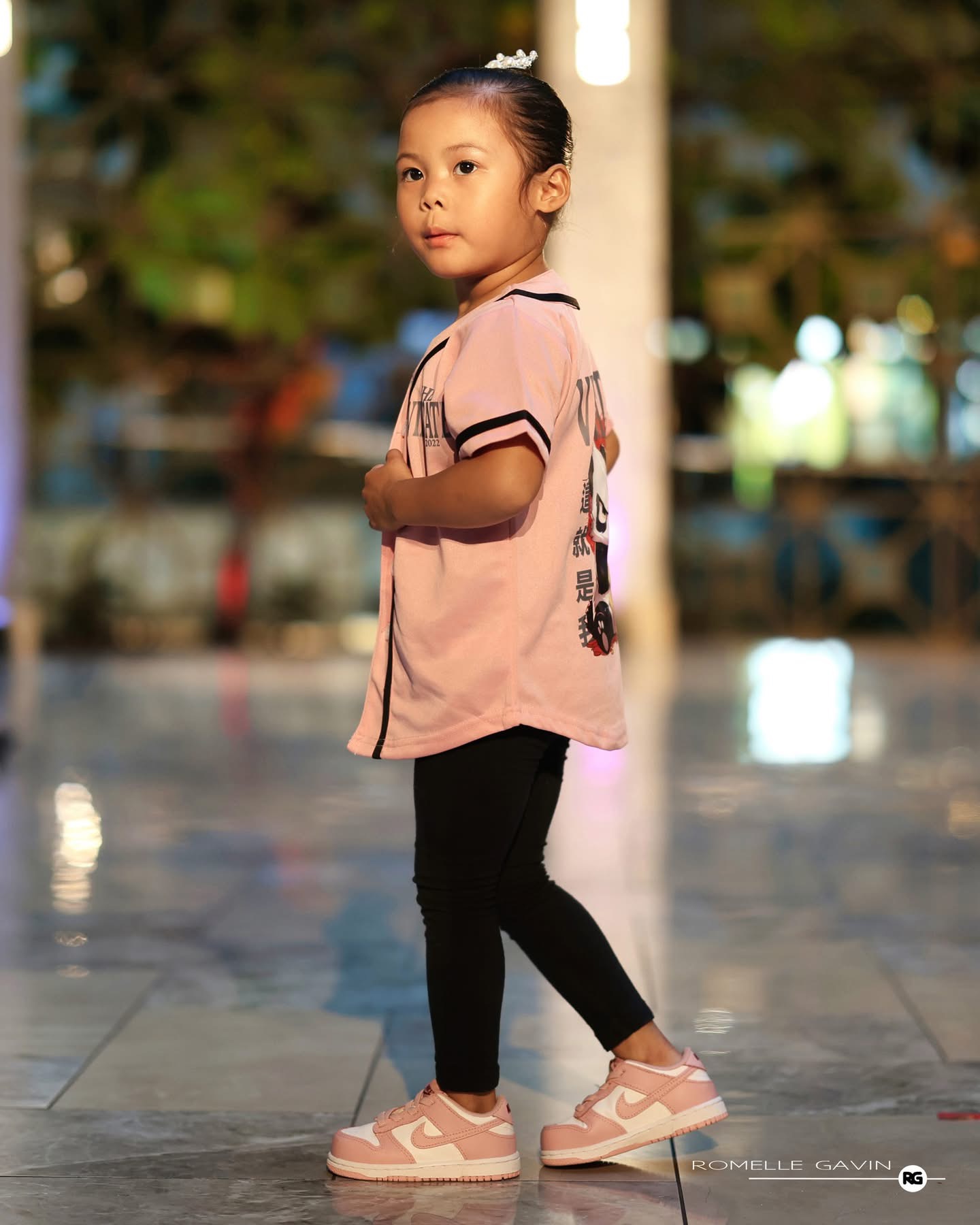 Fashion Girl Side